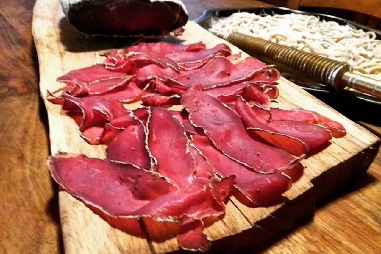 Agriturismo Di Charme E Ristorante Stallato Il Filo Di Paglia Carro Ngoại thất bức ảnh