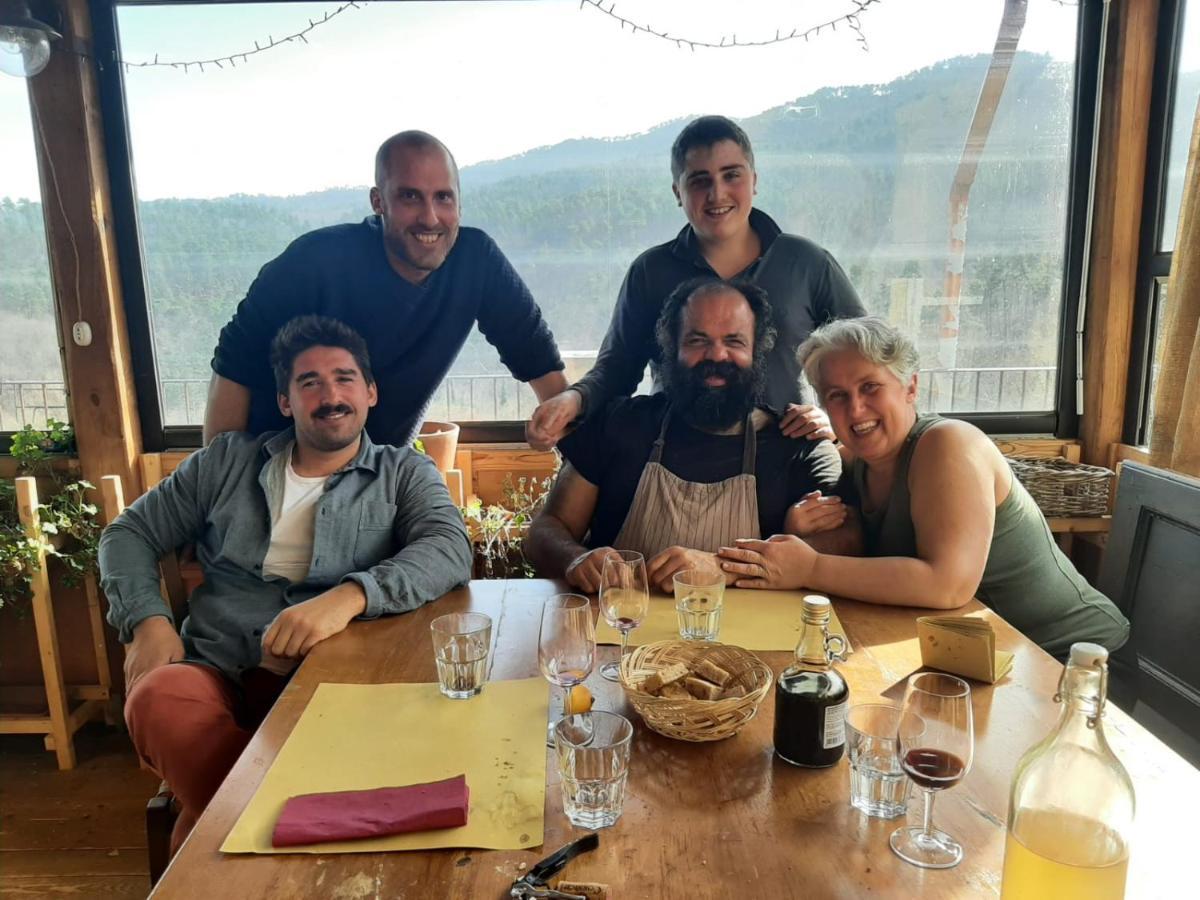 Agriturismo Di Charme E Ristorante Stallato Il Filo Di Paglia Carro Ngoại thất bức ảnh