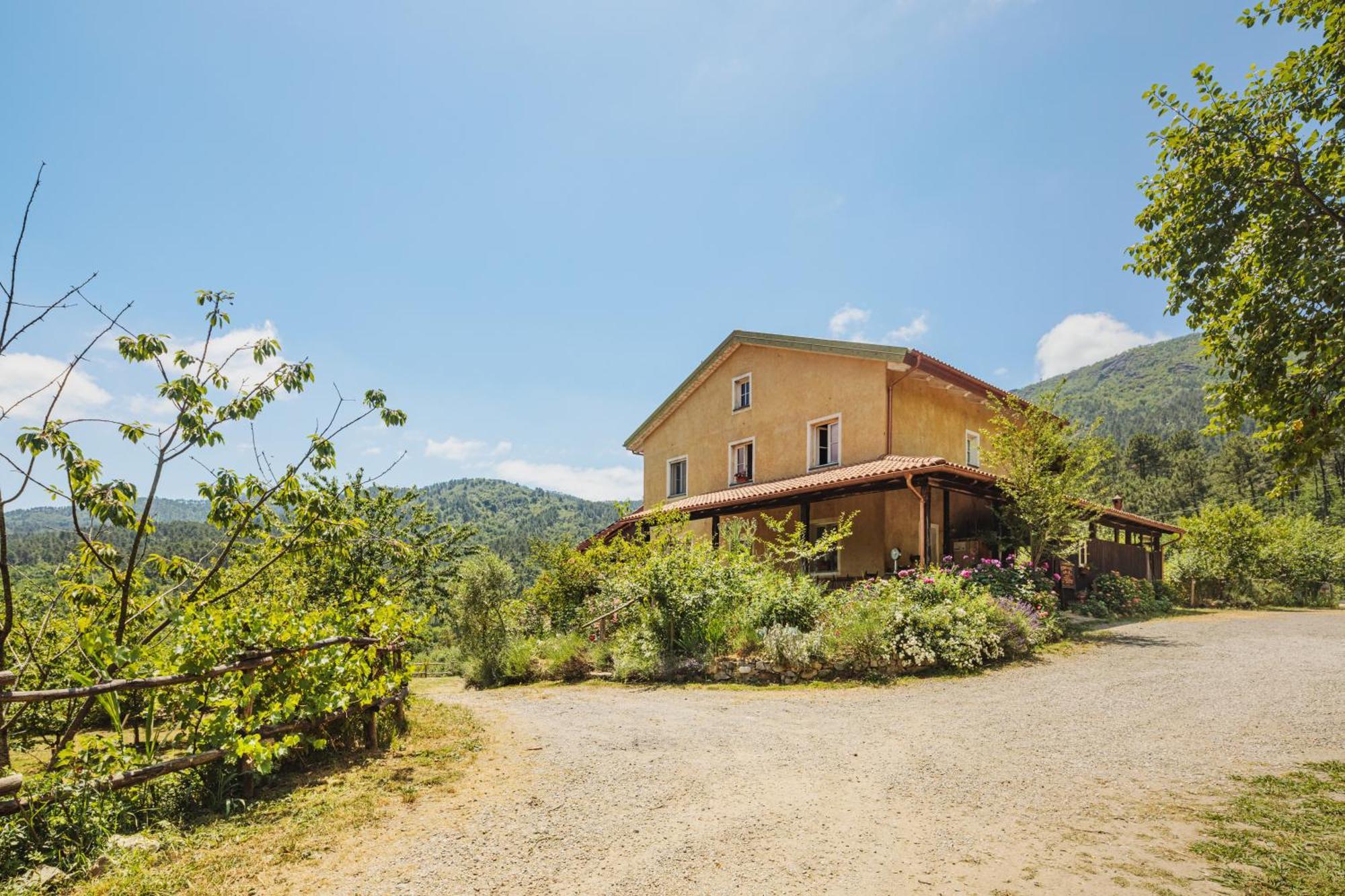 Agriturismo Di Charme E Ristorante Stallato Il Filo Di Paglia Carro Ngoại thất bức ảnh